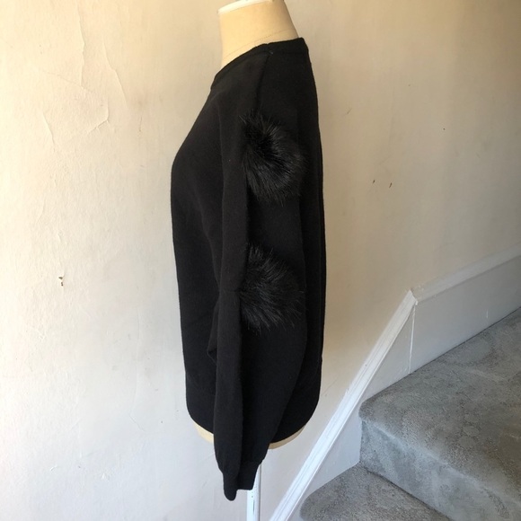 Few Moda New York Pom Pom Long Sleeve Sweater EUC - Picture 2 of 8